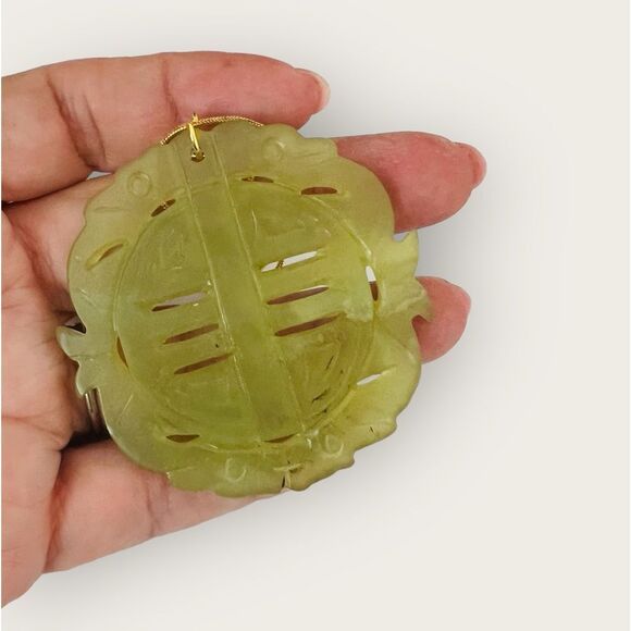 Large round Vintage Carved Green stone - Picture 2 of 4